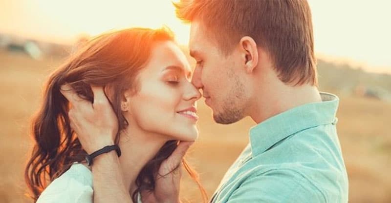 consigli per ridurre lo stress, il bacio